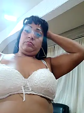 Snapshot of SabrinaColin chatting on April 19, 4:23 am SabrinaColin online show from April 19, 4:23 am