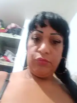 Snapshot of SabrinaColin chatting on May 31, 3:58 am SabrinaColin online show from May 31, 3:58 am