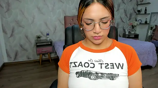 Snapshot of Tokyo_Royal_ chatting on February 27, 12:38 pm Tokyo Royal online show from February 27, 12:38 pm