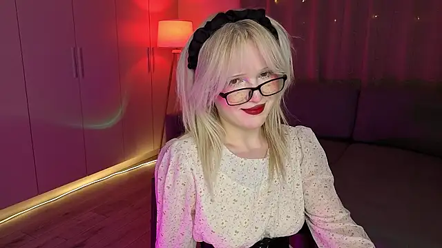 Snapshot of Mary_Piersen chatting on March 2, 5:19 am Mary Piersen online show from March 2, 5:19 am