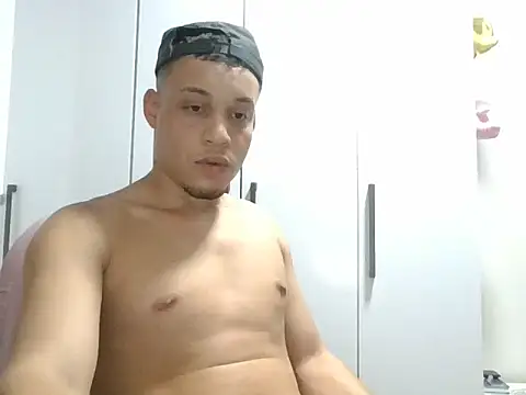 Snapshot of Vinni_19cm chatting on March 17, 12:26 am Vinni 19cm online show from March 17, 12:26 am