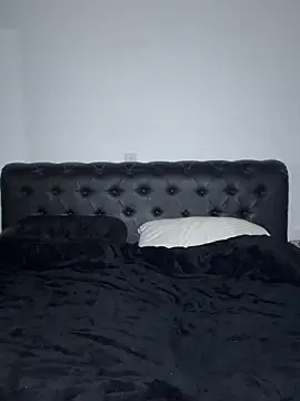 Snapshot of Ellie-rosee chatting on February 9, 7:34 am Ellie-rosee online show from February 9, 7:34 am