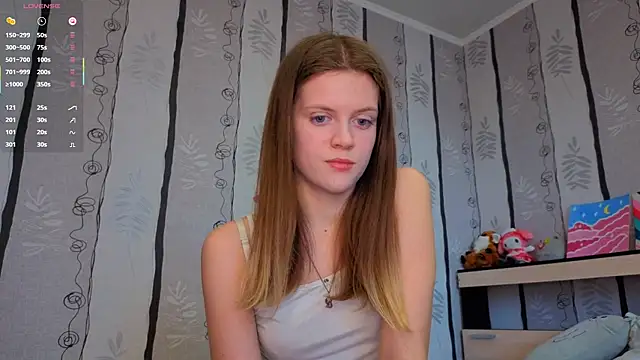 SueFerreyra online show from April 1, 8:04 am