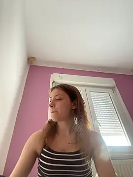 Snapshot of SofieKayla chatting on April 10, 2:11 pm SofieKayla online show from April 10, 2:11 pm