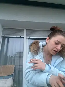 Snapshot of SofieKayla chatting on April 12, 6:02 pm SofieKayla online show from April 12, 6:02 pm