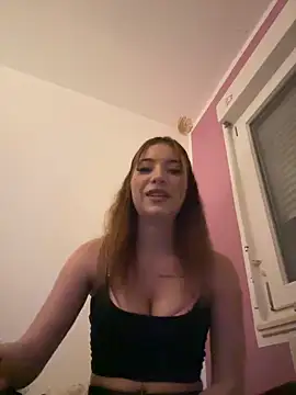 Snapshot of SofieKayla chatting on April 14, 9:21 pm SofieKayla online show from April 14, 9:21 pm