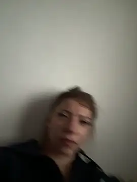 Snapshot of SofieKayla chatting on April 16, 9:32 am SofieKayla online show from April 16, 9:32 am