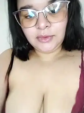 SamanthaStonee online show from May 8, 8:25 pm