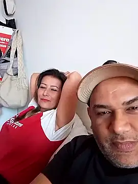 wessAndSandri online show from March 25, 7:42 pm