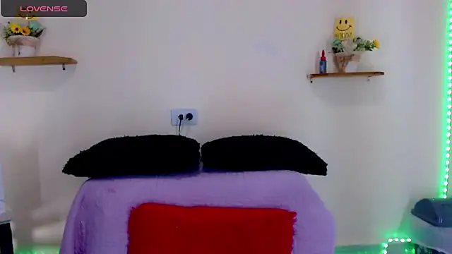 Darianna Atehortua online show from February 22, 1:09 pm