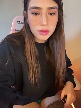 Snapshot of romyamo chatting on March 19, 12:14 am romyamo online show from March 19, 12:14 am