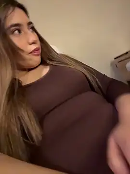 Snapshot of romyamo chatting on March 29, 1:38 am romyamo online show from March 29, 1:38 am