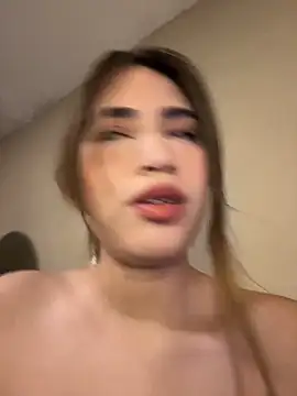 Snapshot of romyamo chatting on April 1, 2:34 am romyamo online show from April 1, 2:34 am