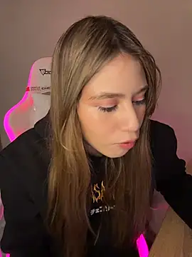 Snapshot of romyamo chatting on April 8, 3:06 am romyamo online show from April 8, 3:06 am