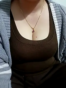 Snapshot of Tulip_ii chatting on February 3, 2:53 am Tulip ii online show from February 3, 2:53 am