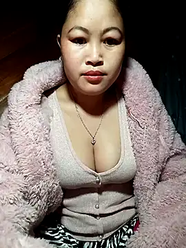 Snapshot of Mayly_Sweet chatting on February 8, 1:42 am Mayly Sweet online show from February 8, 1:42 am