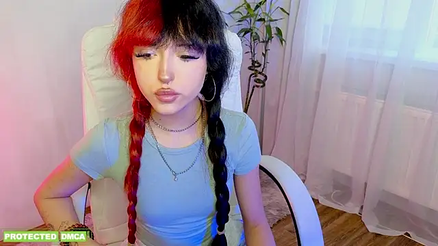   Amiraa online show from February 22, 1:09 pm