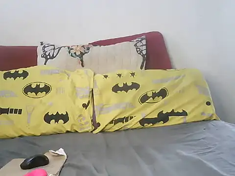 minniemoreee online show from February 19, 9:05 am