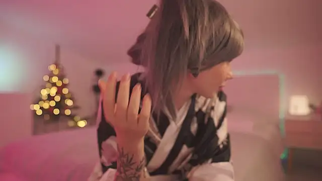 Sarah Pink online show from December 19, 5:18 pm