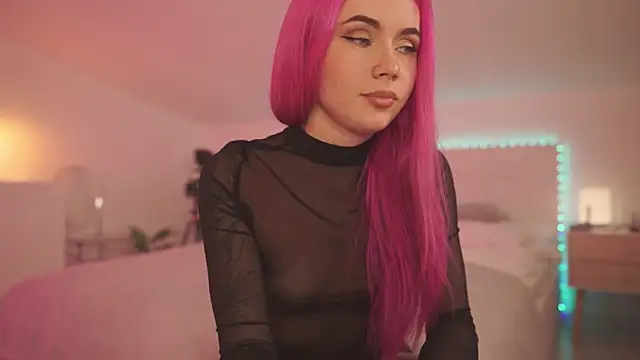 Sarah Pink online show from January 18, 5:26 pm