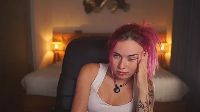 Snapshot of Sarah_Pink chatting on July 11, 2:31 pm Sarah Pink online show from July 11, 2:31 pm