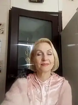 Snapshot of MichelleSolis chatting on February 3, 7:52 pm MichelleSolis online show from February 3, 7:52 pm