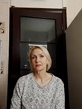 Snapshot of MichelleSolis chatting on February 15, 6:04 pm MichelleSolis online show from February 15, 6:04 pm