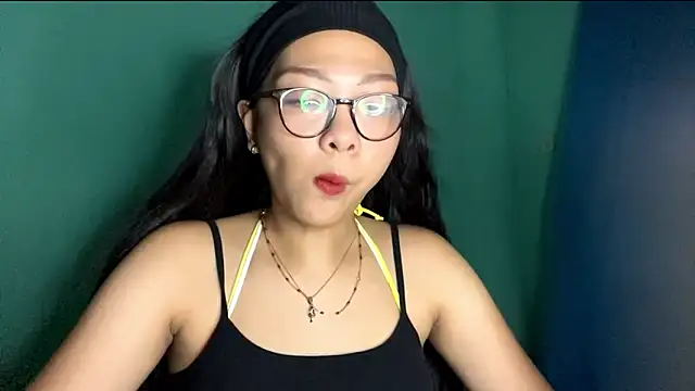 Snapshot of TerisaYellow chatting on February 19, 2:13 pm TerisaYellow online show from February 19, 2:13 pm