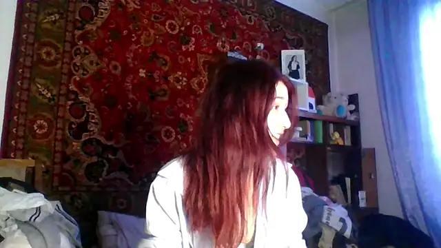 Snapshot of NickiKisinger chatting on February 8, 6:28 am NickiKisinger online show from February 8, 6:28 am