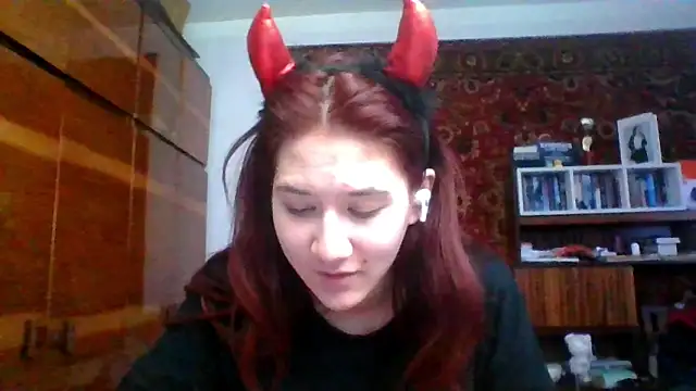 Snapshot of NickiKisinger chatting on February 26, 5:17 am NickiKisinger online show from February 26, 5:17 am