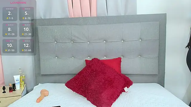 Snapshot of Karla_94 chatting on February 21, 11:55 am Karla 94 online show from February 21, 11:55 am