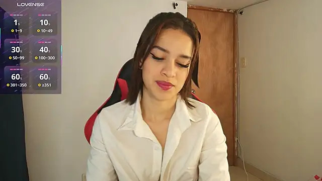 Zoe-Walzer online show from March 4, 3:29 pm