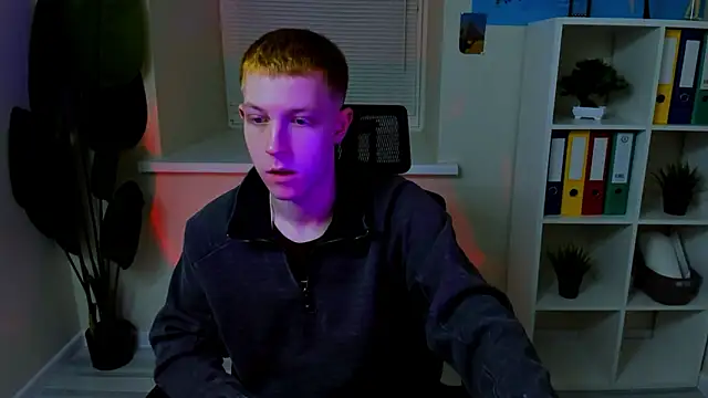 Snapshot of Dylan_Norton chatting on February 20, 10:27 am Dylan Norton online show from February 20, 10:27 am