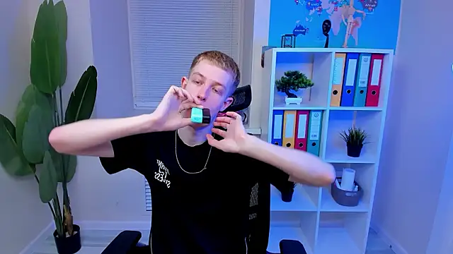 Dylan Norton online show from March 4, 11:16 am