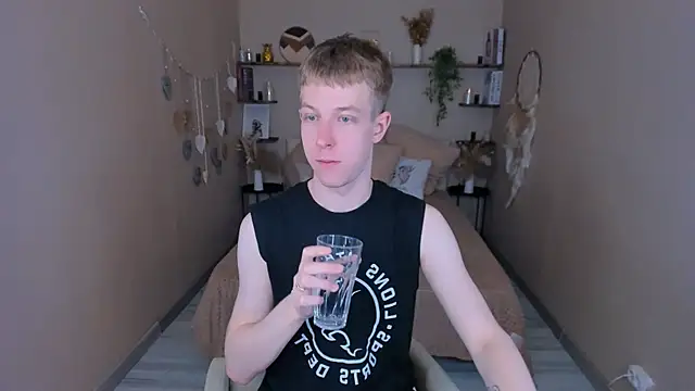 Dylan Norton online show from May 28, 9:23 pm