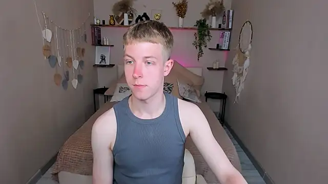 Snapshot of Dylan_Norton chatting on July 5, 3:19 pm Dylan Norton online show from July 5, 3:19 pm