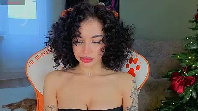 Snapshot of RiriDay chatting on February 4, 12:11 pm RiriDay online show from February 4, 12:11 pm