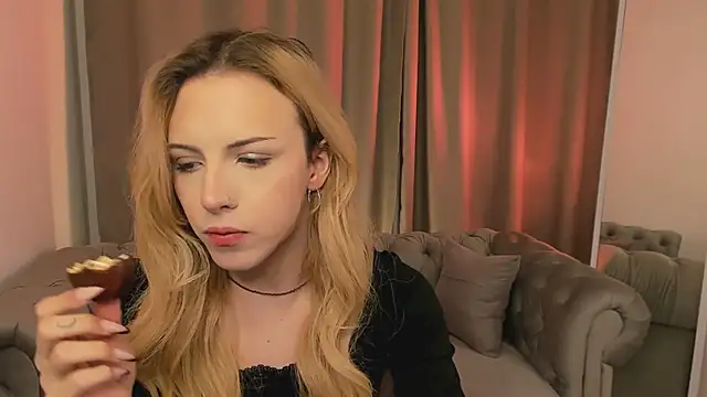 Tiffany  King online show from April 9, 5:40 am