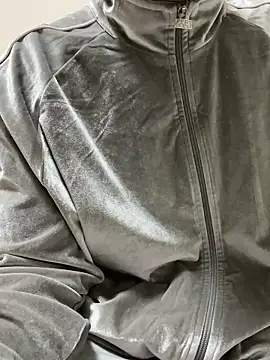 Snapshot of K0U-123 chatting on February 25, 6:39 pm K0U-123 online show from February 25, 6:39 pm