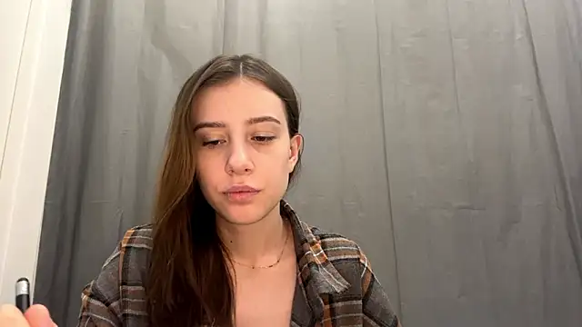 Snapshot of SofiaBlumer chatting on February 17, 2:35 pm SofiaBlumer online show from February 17, 2:35 pm