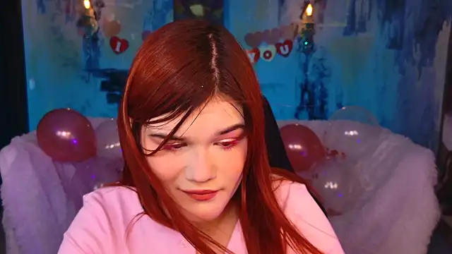 Snapshot of EllieFoxy chatting on February 11, 1:49 pm EllieFoxy online show from February 11, 1:49 pm