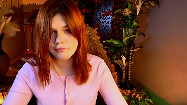 Snapshot of EllieFoxy chatting on February 21, 9:38 pm EllieFoxy online show from February 21, 9:38 pm