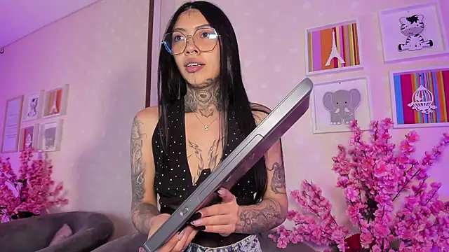 Ashley Blum  online show from March 20, 1:05 pm