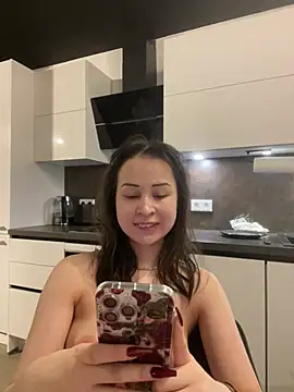 Just-Lilly online show from July 1, 5:12 pm