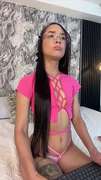 Snapshot of Mialarouse chatting on February 8, 8:01 pm Mialarouse online show from February 8, 8:01 pm