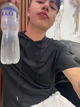 Snapshot of AlexanderCollman2 chatting on February 18, 9:33 pm AlexanderCollman2 online show from February 18, 9:33 pm