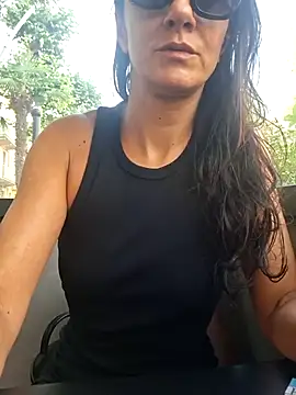 IRISKOSU online show from July 11, 3:59 pm