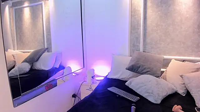 celestesun23 online show from February 28, 1:23 pm