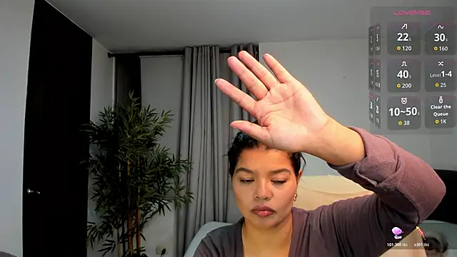 moonhelen online show from May 27, 4:20 am