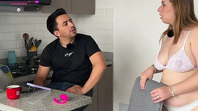 Snapshot of Sofii_n_Diego chatting on February 20, 7:47 pm Sofii n Diego online show from February 20, 7:47 pm